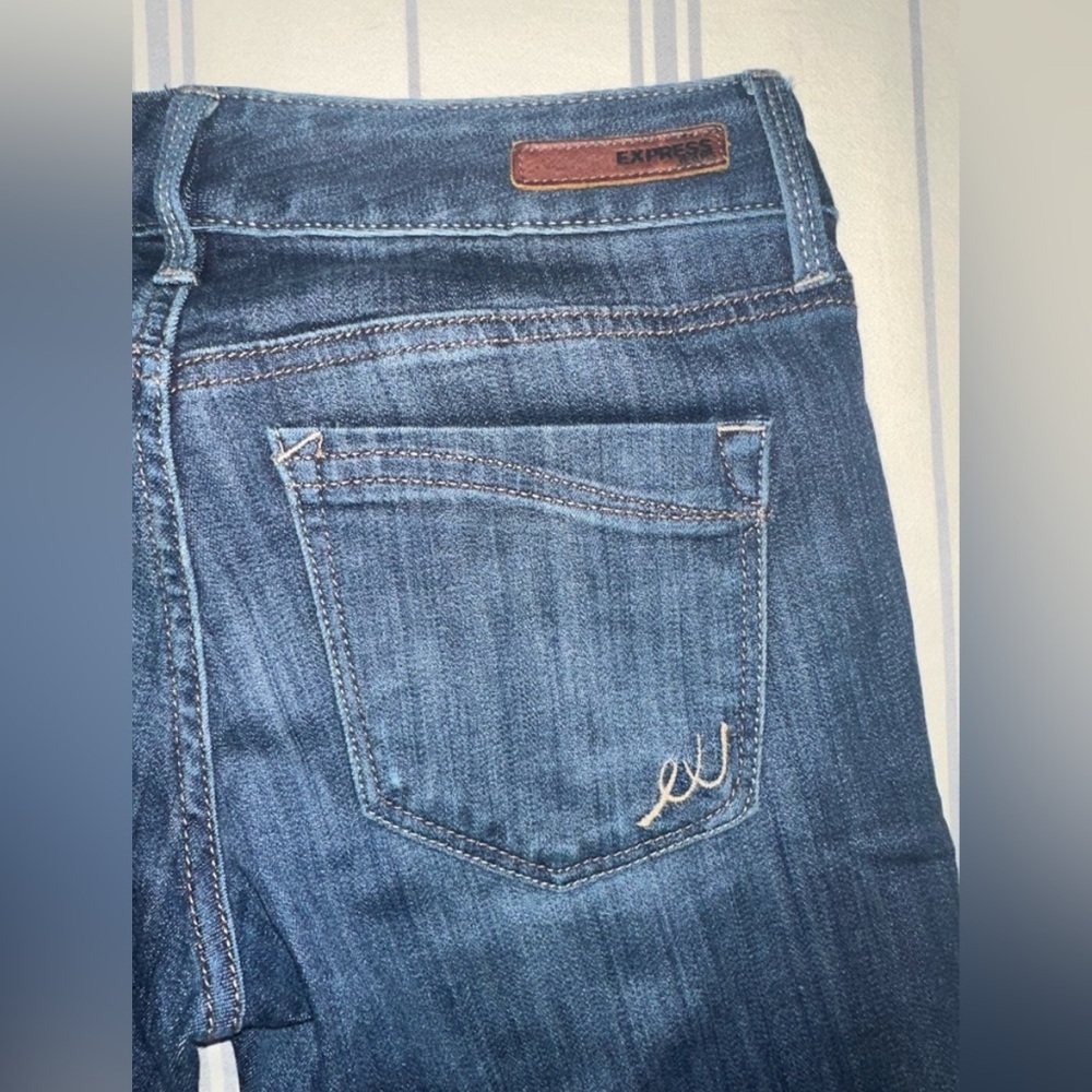 EXPRESS Women’s Classic Low Rise Blue Jeans - Picture 4 of 6